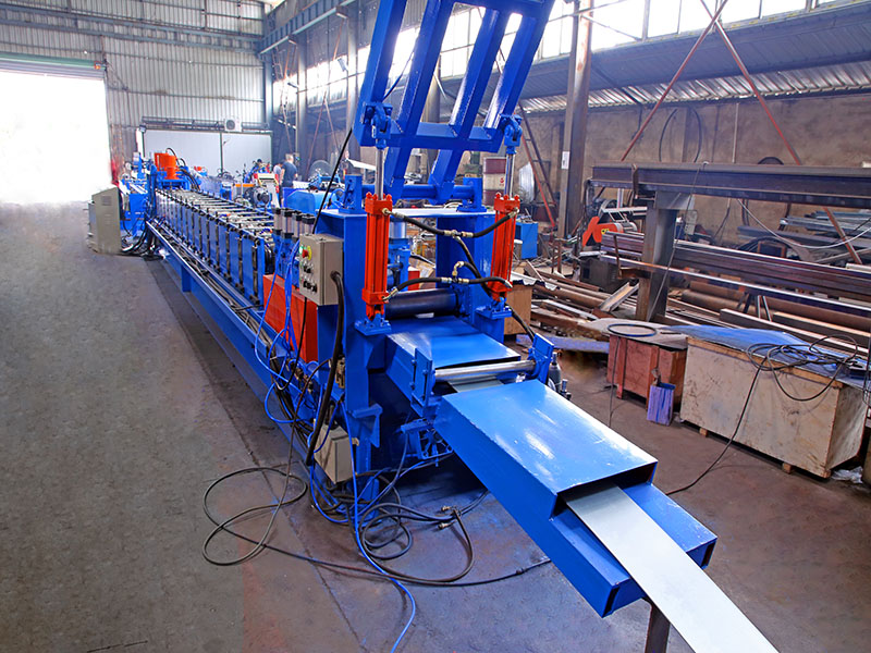 highway guardrail roll forming machine