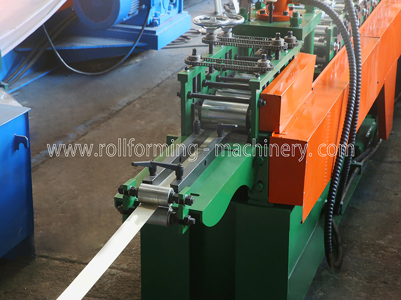 Boltless Rivet Shelving Roll Forming Machine