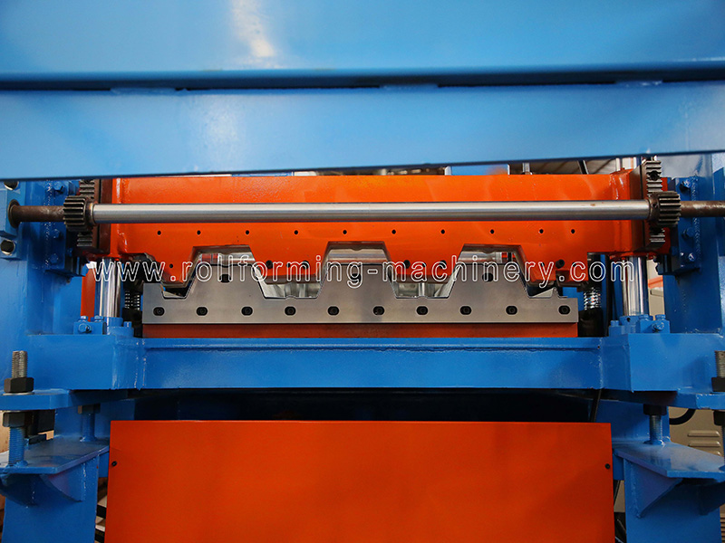 Meter Deck Roll Forming Machine